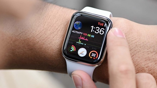 Tính năng ECG của Apple Watch vận hành như một máy đo điện tâm đồ, đưa ra cảnh báo về bệnh tim mạch