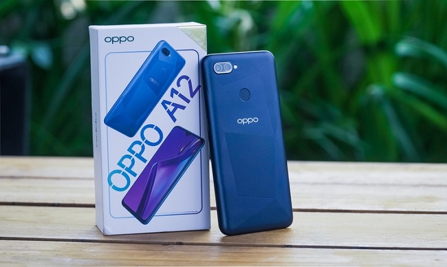 Trên tay OPPO A12 về thiết kế và màn hình