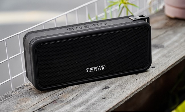 Vẻ bề ngoài của loa Tekin X7 cũng khá giản dị và nhỏ gọn