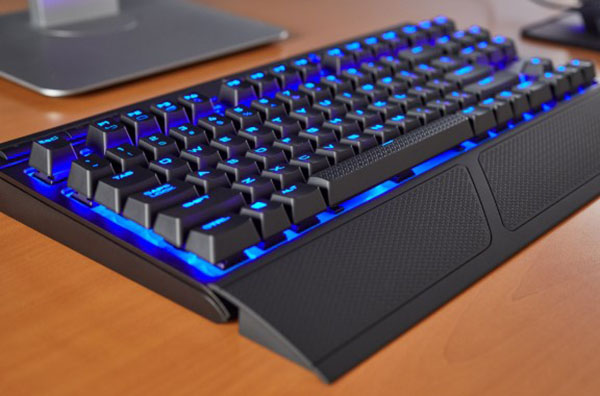 Bàn phím Corsair K63 Wireless với layout tenkeyless gọn nhẹ