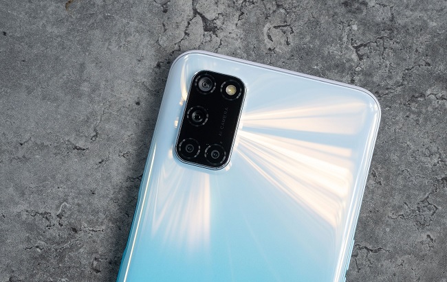 Smartphone tầm trung được trang bị cụm 4 camera sau “xịn sò”