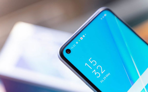 Cận cảnh camera trước Oppo A92.