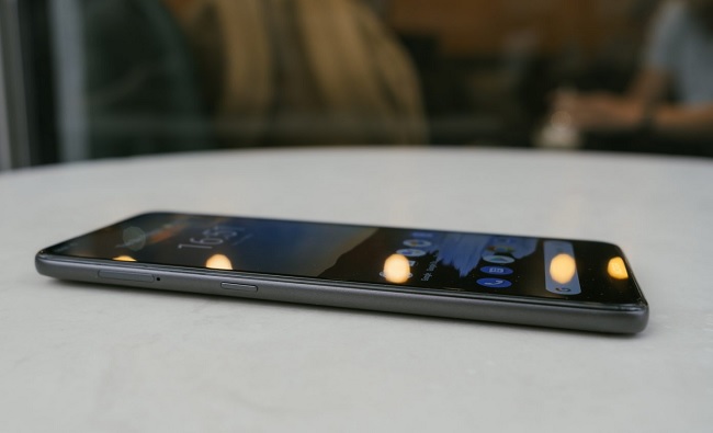 Cạnh trái Nokia 5.3