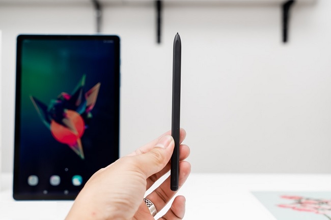 Tích hợp bút S Pen với khả năng vẽ và ghi chú hữu ích