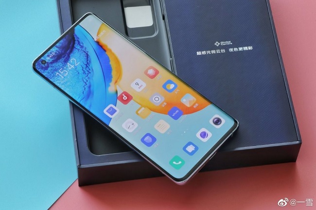 Vivo X50 series sở hữu thiết kế sang cảnh, ấn tượng ngay từ cái nhìn đầu tiên