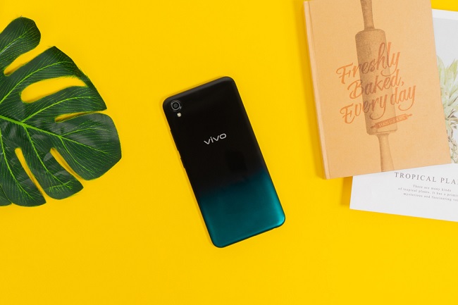 Vivo Y1s sở hữu ngoại hình bắt mắt