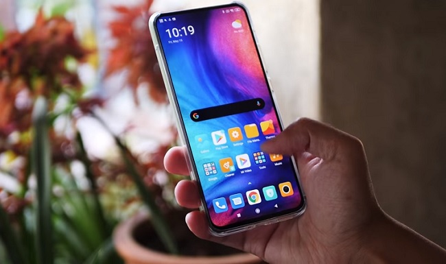 Sử dụng một tay thoải mái với Poco F2 Pro