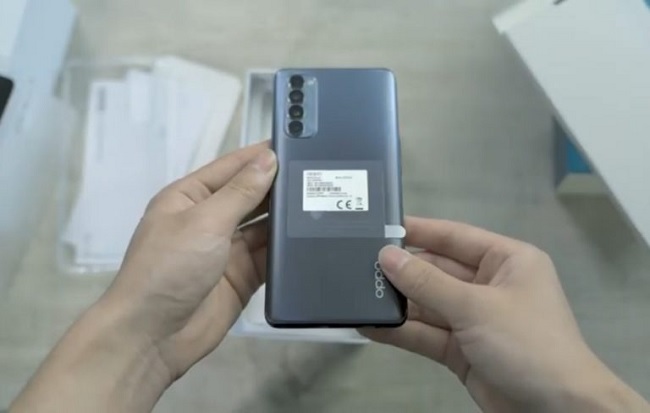 Mặt sau của OPPO Reno4 Pro bản quốc tế