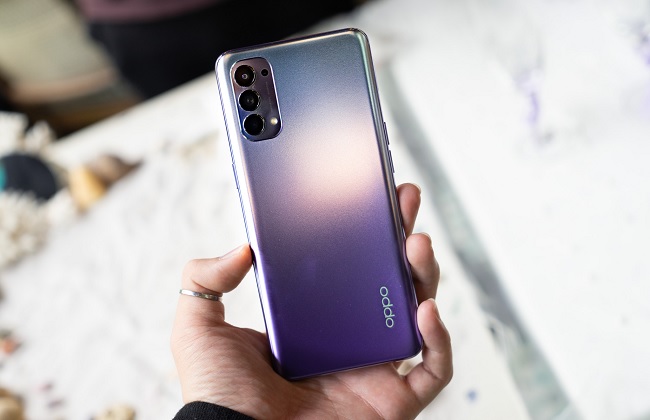 Trên tay OPPO Reno4 màu Tím Khói vô cùng thu hút với phái nữ
