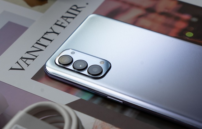 Camera và thiết kế máy vẫn được giữ nguyên như ban đầu