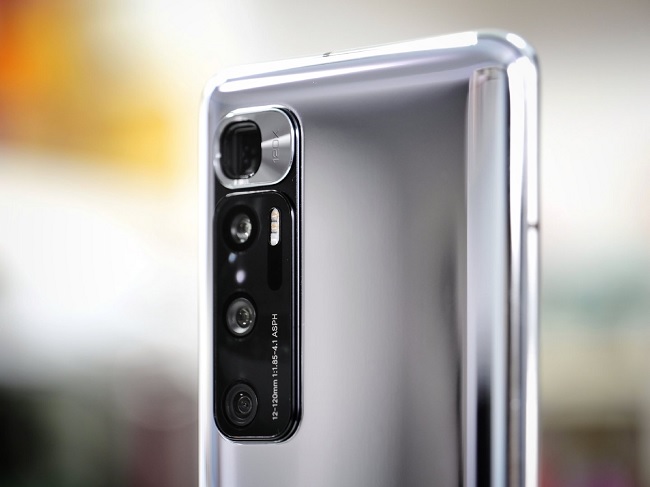 Mi 10 Ultra sở hữu camera tele tiềm vọng cho khả năng zoom quang 10x và zoom lai tới 120x