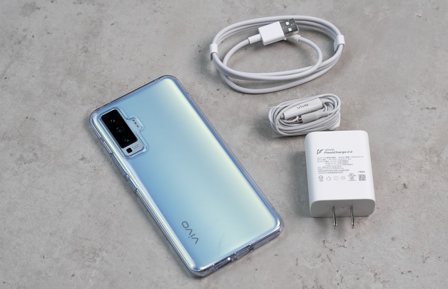 Viên pin đủ lớn và chế độ sạc nhanh