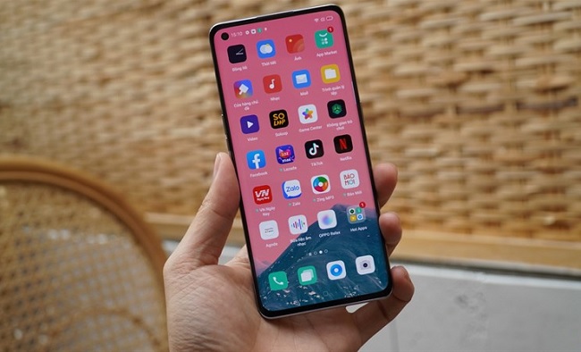 Sự khác biệt giữa OPPO Reno4 và Reno4 Pro về màn hình