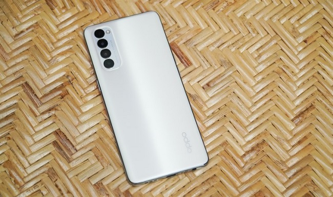 OPPO Reno4 Pro màu Trắng Tơ Lụa
