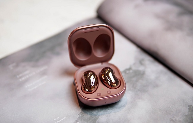 Galaxy Buds Live có thiết kế bóng bẩy và thời trang