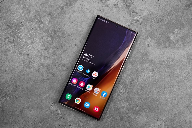 Màn hình lớn với tần số quét lên tới 120Hz là một trong những nâng cấp của Galaxy Note 20 Ultra