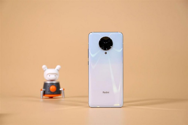 Redmi K30 Ultra có vẻ bề ngoài vô cùng hiện đại và hợp xu hướng