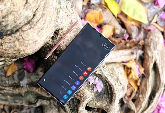 Galaxy Note 20 Ultra có thiết kế màn hình Infinity-O sang trọng, chế tác tinh xảo xứng tầm tiêu chuẩn siêu phẩm công nghệ