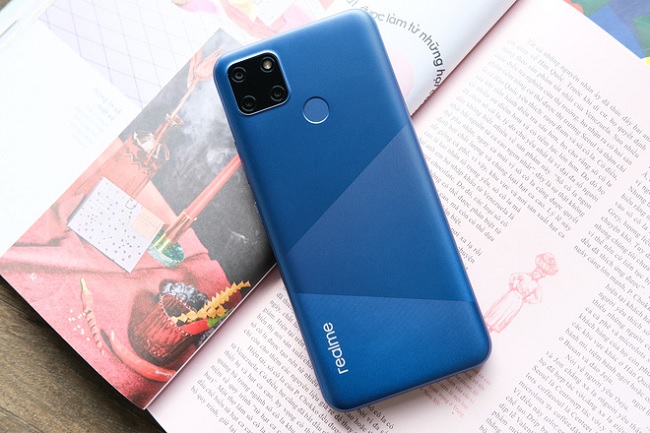 Realme C12 được trang bị viên pin dung lượng khủng 6.000 mAh