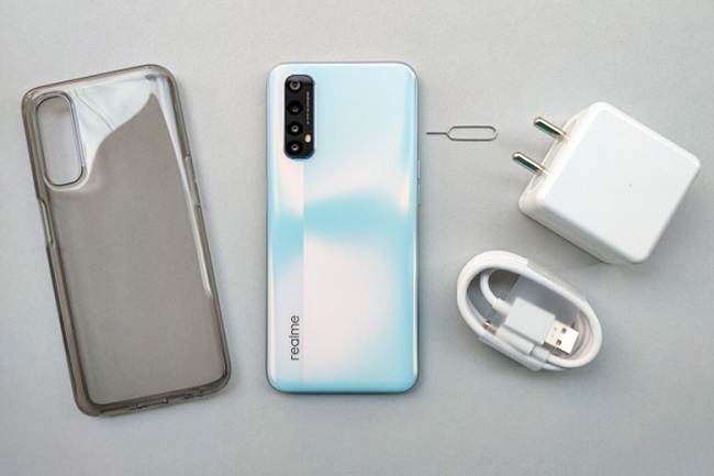 Mở hộp và trên tay Realme 7
