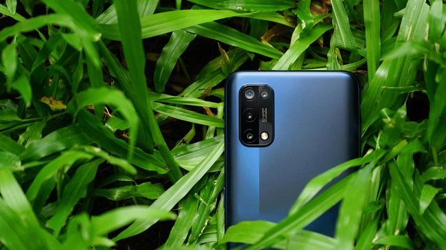 Realme 7 Pro được trang bị 4 camera sau với các cảm biến: cảm biến chính Sony IMX682 64MP, cảm biến góc siêu rộng 8MP, cảm biến macro 2MP và cảm biến chụp chân dung đơn sắc 2MP