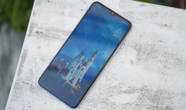 Cận cảnh thiết kế mặt trước của Vivo Y20