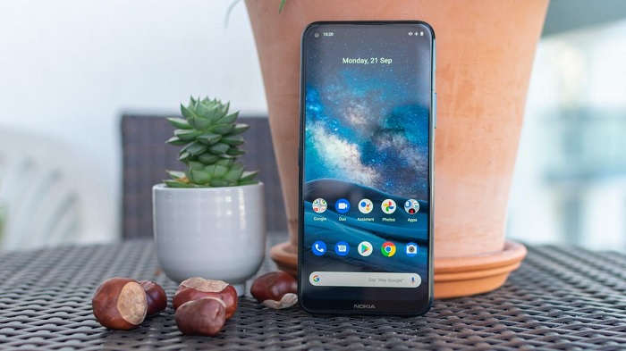 Nokia 8.3 5G cho chất lượng hiển thị đẹp, rực rỡ và có độ tương phản tốt so với các mẫu smartphone tầm trung khác