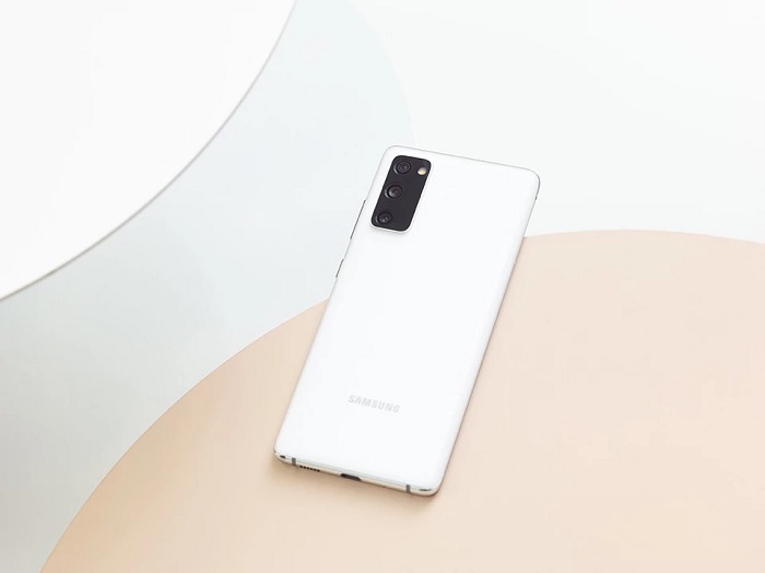 Samsung Galaxy S20 FE sở hữu cấu hình tốt cùng mức giá phải chăng