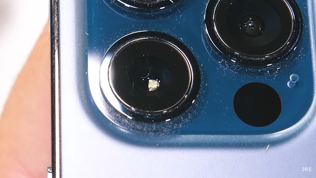 Lớp phủ sapphire trên cụm camera bị trầy xước ở cấp độ 6 và 7