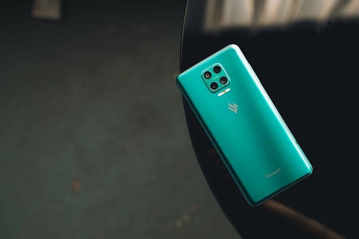 Mặt sau của Vsmart Aris Pro