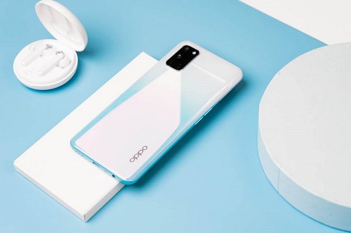 Phiên bản sở hữu cụm 4 camera cực kỳ ấn tượng trong phân khúc tầm trung