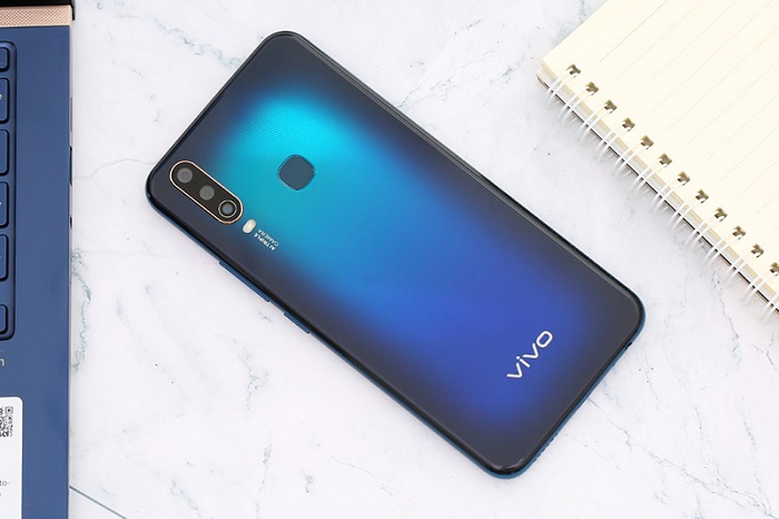 Điểm mạnh nhất của Vivo U10 là viên pin 5.000 mAh, hỗ trợ sạc nhanh 18W
