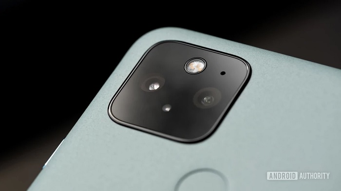 Camera trên Google Pixel 5 được sắp xếp khá lạ mắt