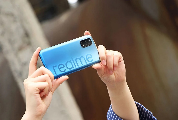 Camera selfie trên Realme Q2 có các tính năng như mở khóa bằng khuôn mặt và làm đẹp bằng AI