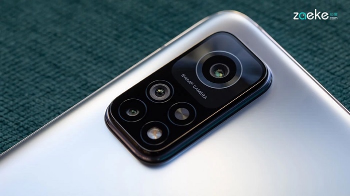 Camera sau của Redmi K30S hoàn toàn khác biệt về thiết kế cũng như cấu trúc sắp xếp