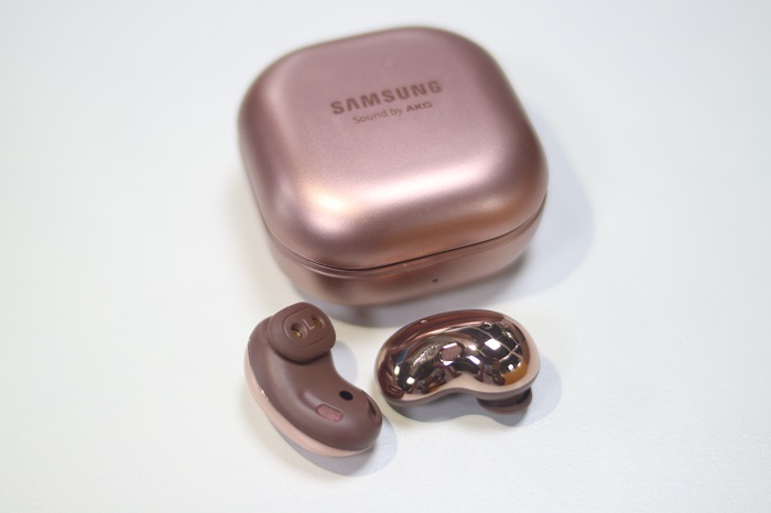 Galaxy Buds Live với thiết kế thiên earbuds nhưng mang đến chất lượng âm thanh sống động và trọn vẹn không hề thua kém in-ear