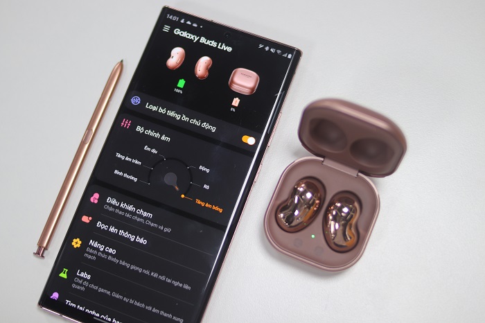 Ứng dụng riêng biệt được phát triển từ Samsung, giúp người dùng dễ dàng sử dụng Galaxy Buds Live với bất kì thiết bị thiết bị smartphone nào