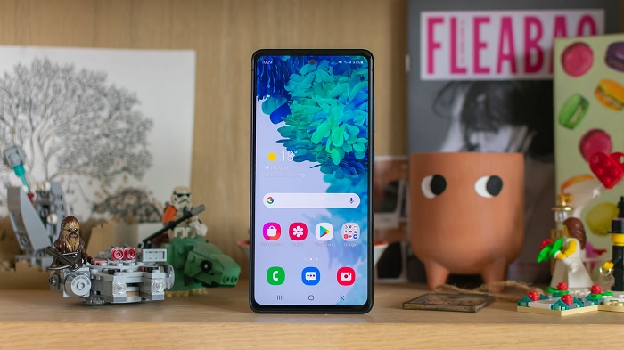 Máy sở hữu con chip Exynos 990 mạnh mẽ hàng đầu