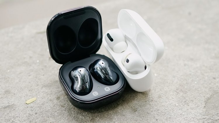 Nên mua Galaxy Buds Live hay AirPods Pro?