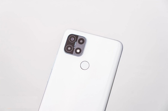 Tính năng ấn tượng trên OPPO A15 – 3 camera sau