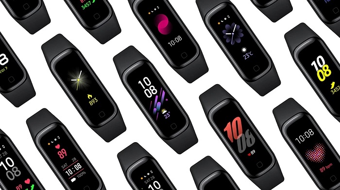 Samsung Galaxy Fit2 sở hữu nhiều mặt đồng hồ có màu sắc khác nhau