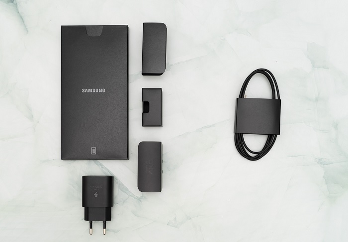 Phụ kiện bên trong Galaxy S21 Series