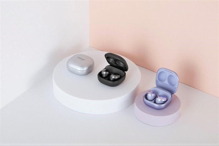 Người dùng có thể tận dụng Galaxy Buds Pro để thu âm khi quay vlog, thật sự hữu ích khi chủ thể đứng cách xa Galaxy S21 Series đến vài mét, qua đó chất lượng âm thanh sẽ luôn đảm bảo tốt nhất
