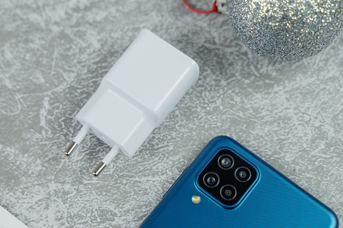 Trên tay Galaxy A12