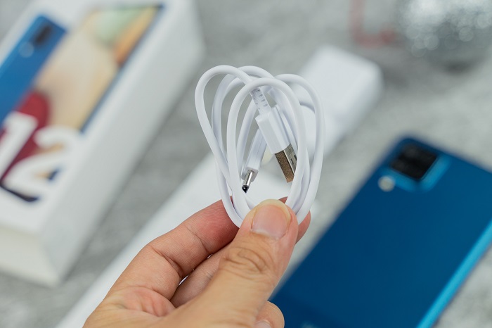 Trên tay Galaxy A12