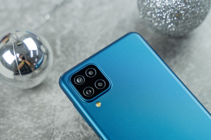 Trên tay Galaxy A12