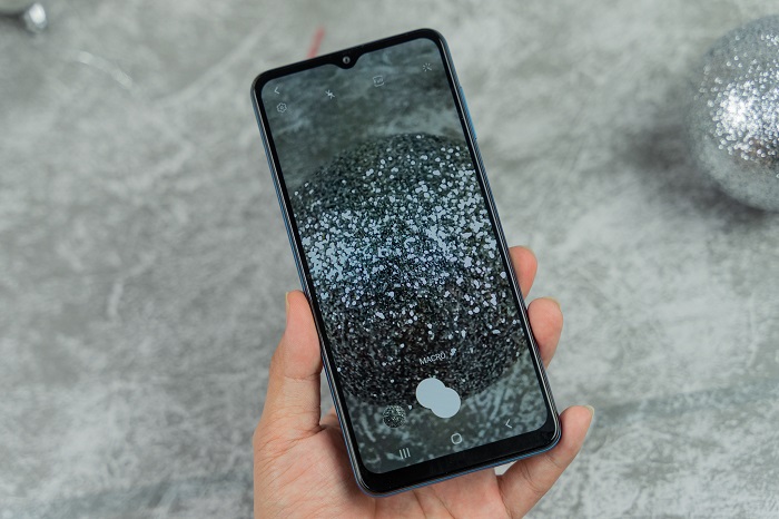 Trên tay Galaxy A12