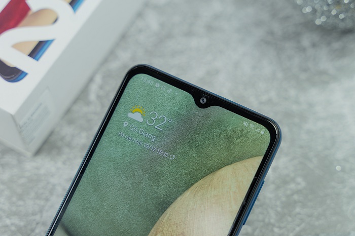 Trên tay Galaxy A12