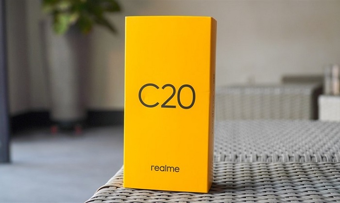 Trên tay Realme C20 với hộp đựng màu vàng quen thuộc