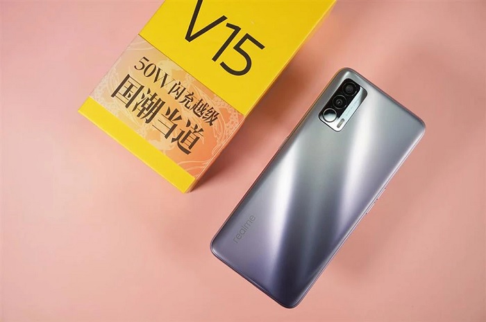 Realme V15 5G sang trọng và hiện đại